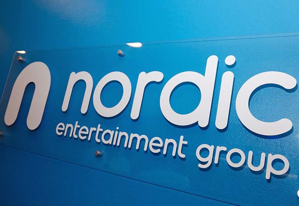 Tilbake på lufta: Nordic Entertainment Group og Telia er enige om en ny langsiktig distribusjonsavtale. Dermed avblåses TV-konflikten som har gitt rundt én million TV-seere svarte TV3- skjermer den siste måneden og kanalene er igjen tilbake på lufta.