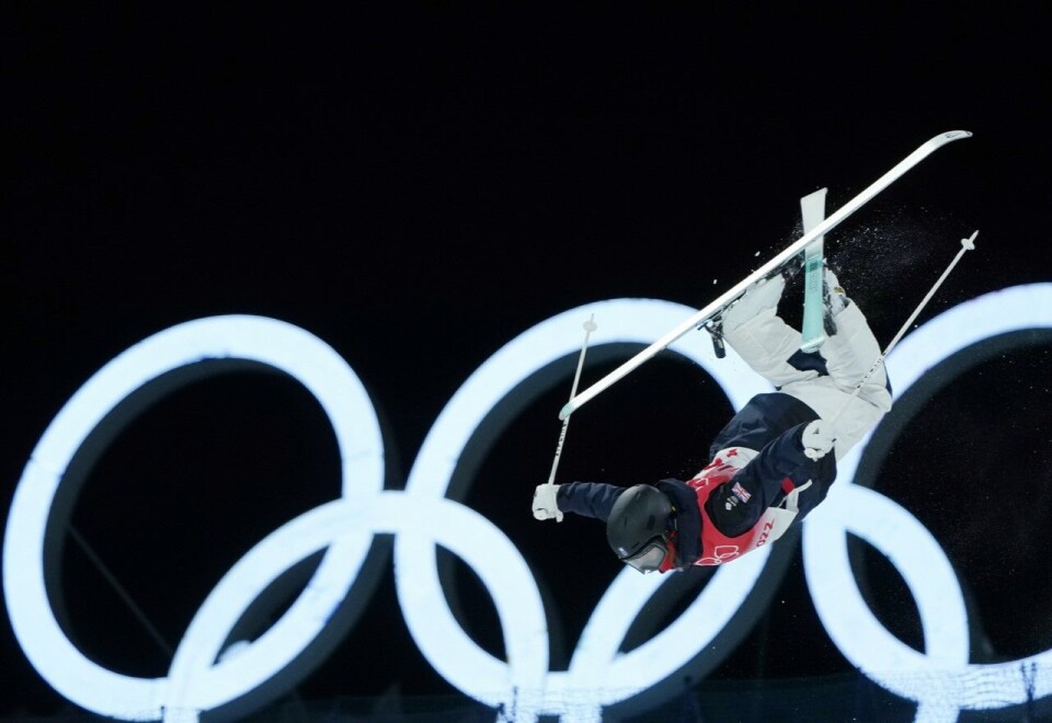 Forventer nedgang: I likhet med Makayla Gerken Schofield, her i forberedelser i freestyle før konkurransene braker løs i Beijing, så forventer Discovery at det kommer til å gå nedover, imidlertid på lineær-TV og ikke i halfpipen. Foto: AP Photo/Gregory Bull