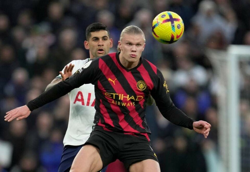 Klippekampen: Gjennom søksmålet av TV 2 har Viaplay forsøkt å sikre seg full kontroll over klipp av Erling Braut Haalands mål-show i Premier League. Foto: AP Photo/Kin Cheung/NTB