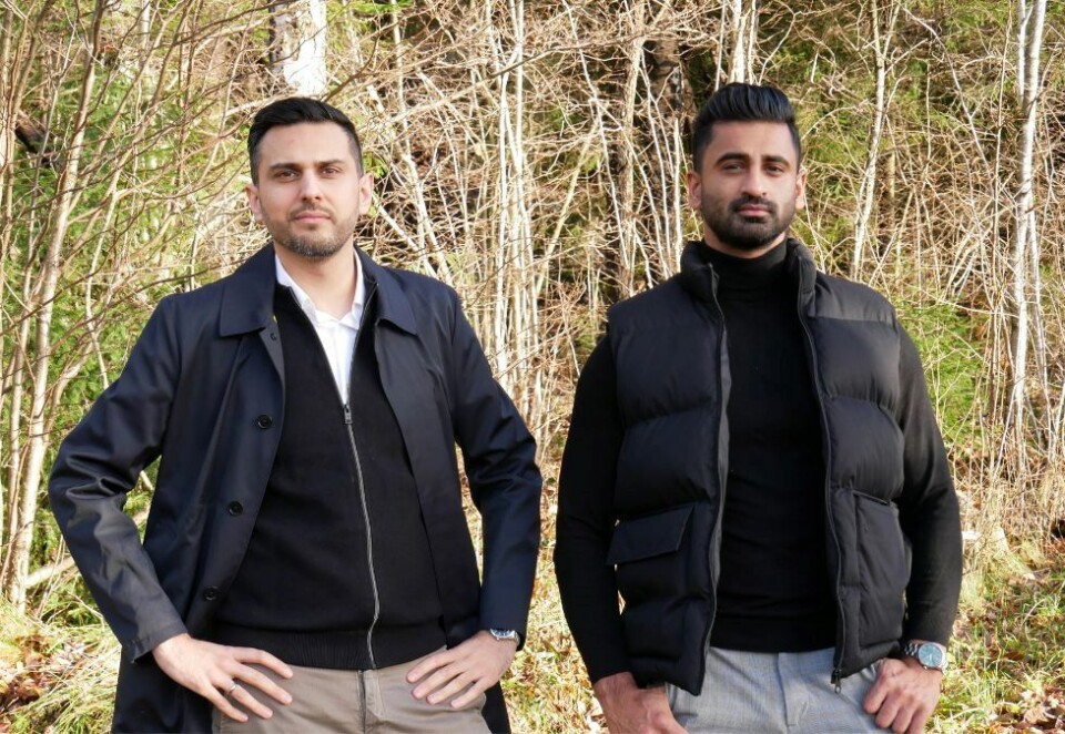 Skiller lag: Umar Ashraf (til venstre) har vært med å bygge opp Avenew sammen med Mansoor Shah. Nå overlater han jobben med å drive selskapet videre til Shah. Foto: Avenew