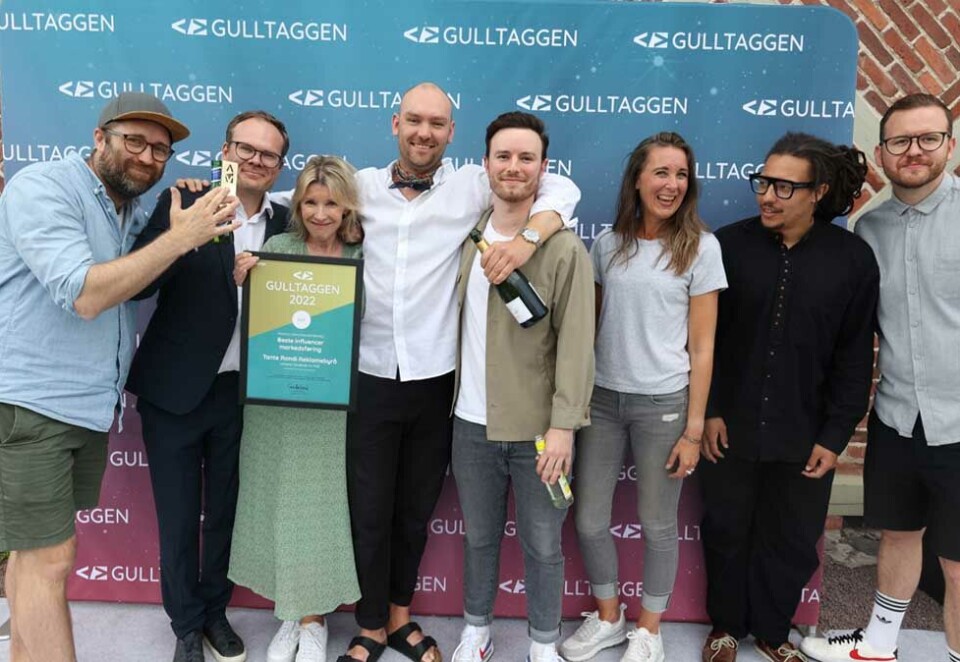 Vinnertanter: Tante Randis utsendte vinnertanter på Gulltaggen. Her fra venstre Tore Woll, Joachim Skageng, Merethe Brunsell, Glenn Haugen, Zakarias Nadir, Mona Torgersen, John Njoki og Kim Follesøy Thuen. Foto: Eivor Eriksen.