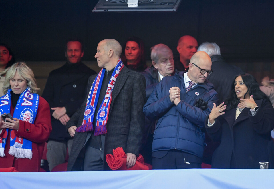 Deler bekymringen til Fotball-Norge: Lubna Jaffery (ytterst til høyre) under cupfinalen i fotball mellom Rosenborg og Vålerenga på Ullevaal stadion i fjor høst. Nå er Fotball-Norge bekymret for tapte TV-inntekter. Foto: Annika Byrde/NTB