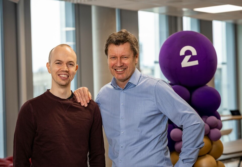 Sjekker inn: Programleder Aslak Maurstad i det nye TV 2-programmet «Hotellet» er klar til å sjekke inn. Her sammen med programredaktør i TV 2, Trygve Rønningen. Foto: Jan-Petter Dahl/TV 2.