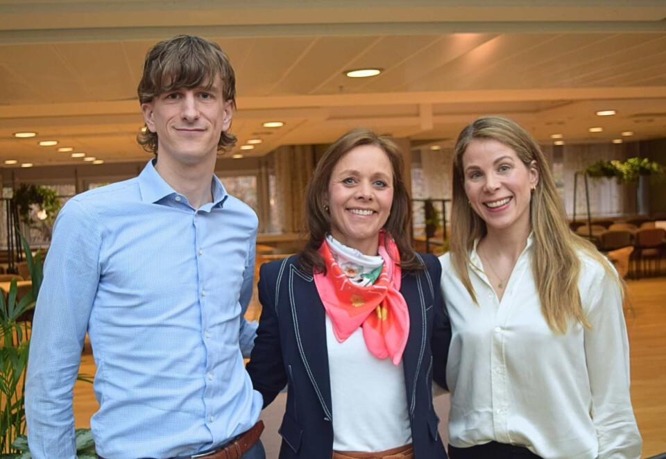 Står bak strategienKommunikasjonssjef i Hydro Extrusions, Jacob Nielsen, merkevare- og markedssjef Hilde Kallevig, og Head of Global Positioning, Ina Strander John. Foto: Dag Robert Jerijervi