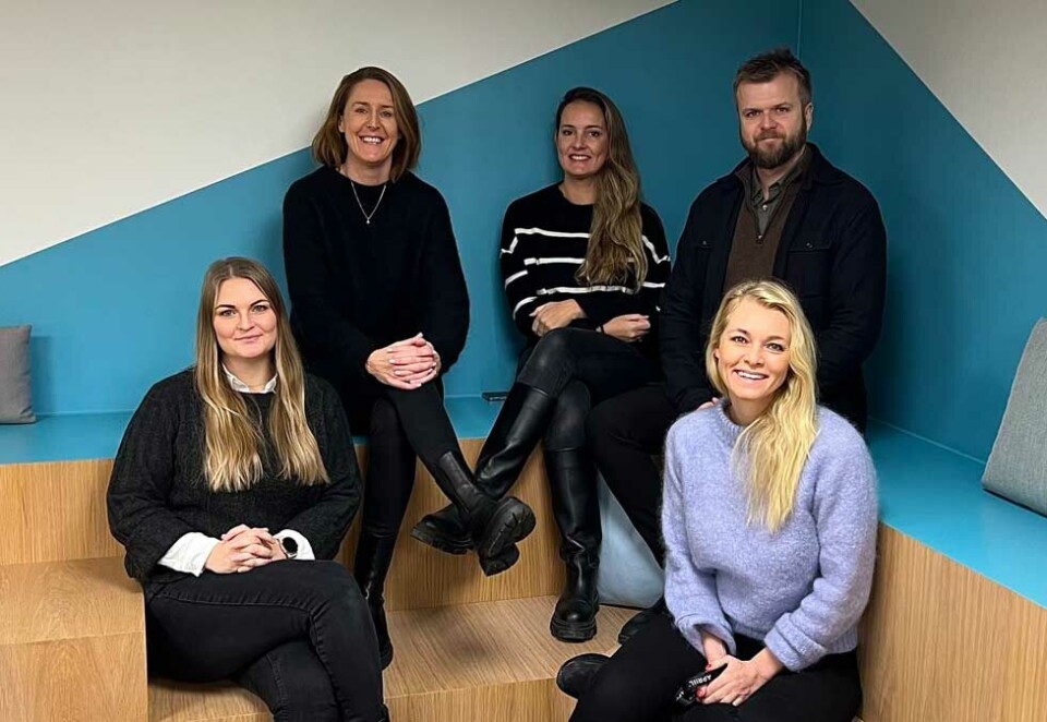 Blir kolleger: Camilla Egner, Vibeke Johannesen, Kristin Weber, Bjørn Sørheim-Queseth og Henriette Bruusgaard blir alle kolleger i byrået Apriil PR i Oslo. Birgitte Brøtmet bar ikke til stede da bildet ble tatt.