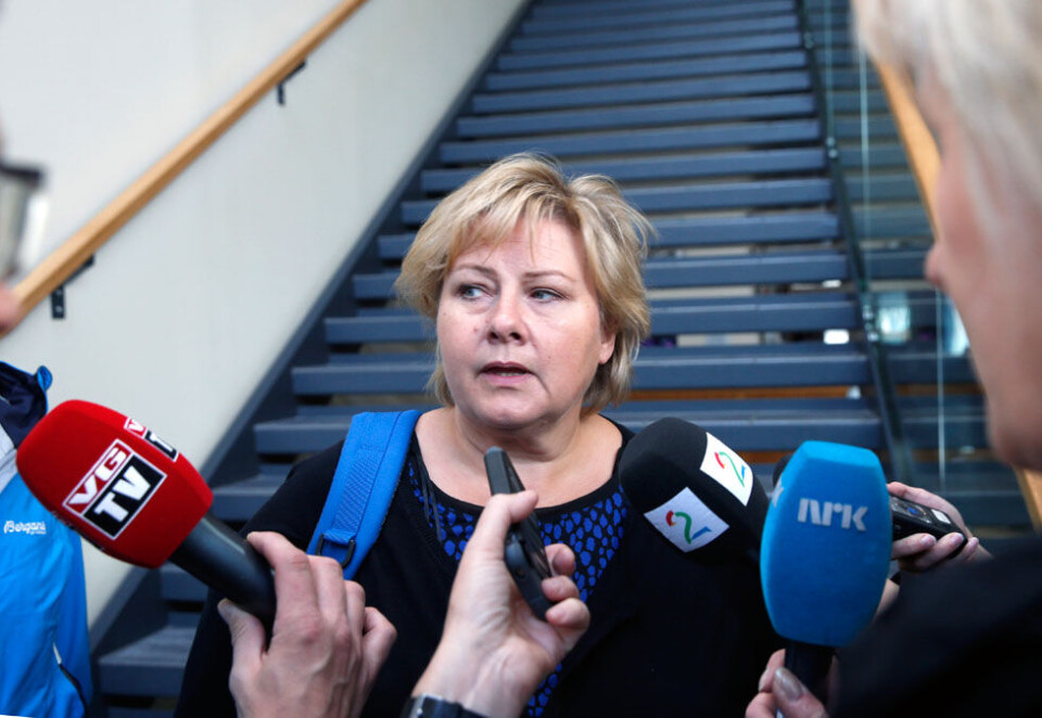 Sjokkert: - Vi må ikke bli immune mot hatytringer, men bekjempe dem hver dag, sa statsminister Erna Solberg (H) i sin tale til Likestilling- og diskrimineringsombudets årskonferanse. Der ble den første norske undersøkelsen om hatytringer på Facebook lagt fram. Foto: NTB Scanpix.