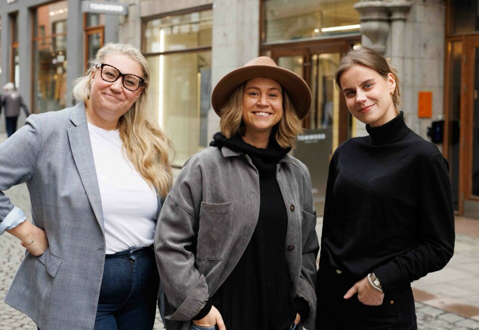 - Først ut: Sammen med Nicole Hysing-Dahl Seltz i Snapchat og Henriette Brekke i reklame- og mediebyrået Try Opt, har sosiale medier-ansvarlig i Rema 1000, Yvonne Denné, tatt i bruk et nytt reklameformat på Snapchat og det som første norske annonsør ut. Foto: Lars Rolland.