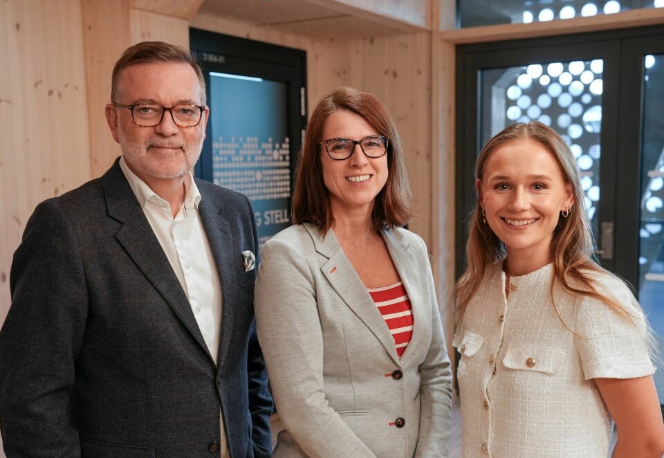 Utvider familien: Kruse Larsen ønsker Eggedosis velkommen i byrå-familien. Fra venstre: Jan-Erik Larsen, Line Skjolde og Pernille C. Engdahl. Foto: Kruse Larsen