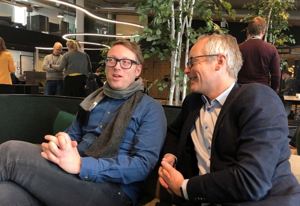 Kampanjeklare: Markedsdirektør Kyrre Tjømøe Bekkelund (til høyre) er klar med den første kampanjen signert reklamebyrå Nord DDB etter byråpitsjen. Her sammen med rådgiver og kundedirektør Thomas Olsson i reklamebyrået. Foto: Knut Kristian Hauger.