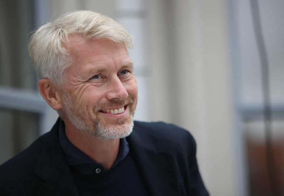Søker på ny TV-avtale: TV 2-sjef Olav Sandnes er i Arendal for å delta i flere debatter og pleie kontakten med bransjen og politikere. Samtidig er det også nå klart at TV 2 søker på den nye TV-avtalen til staten. - Vi er stolte over at vi søker til tross for usikkerhet, økende priser og et presset marked, sier han. Foto: Eivor Eriksen