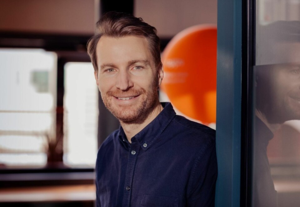 Ja, takk, begge deler: Vipps MobilePay og nordisk markedssjef Lars Istre, kan smile bredt av resultatene fra årets BAV-undersøkelse. Vipps er både den sterkeste og den mest elskede merkevaren i Norge. Foto: Vipps