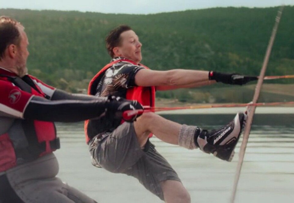 Cruise Control: Extra vinner sammenlagt i Reklamebørsen for mai. - Etablert konsept, solid og effektiv oppmerksomhet og aller høyest liking, sier innsiktssjef Håvard Ose i Mediacom om vinnerfilmen til Extra. Samtidig sparker konkurrenten Rema 1000 godt fra seg når det gjelder oppmerksomhet og effektivitet. Foto: Skjermdump/Extra