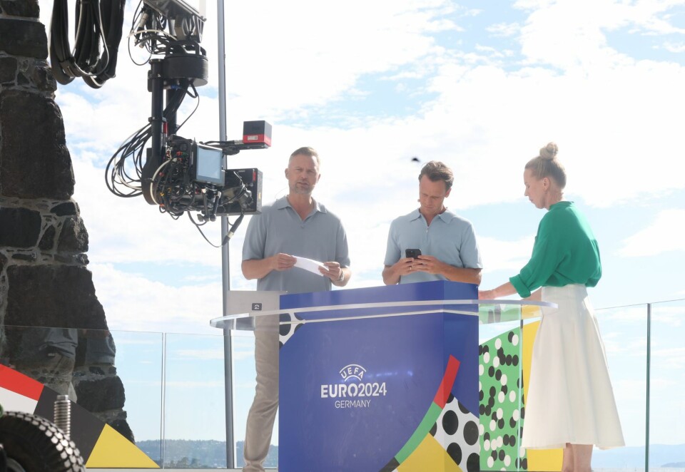 Vært med lenge: Riggen på Kontraskjæret begynner å få kjørt seg. Første gang TV-studioet ble brukt var under OL i Sotsji i 2014, men Kontraskjæret i 2024 blir antageligvis siste stopp. De neste årene er Kontraskjæret utleid til Pride. Foto: Eivor Eriksen.