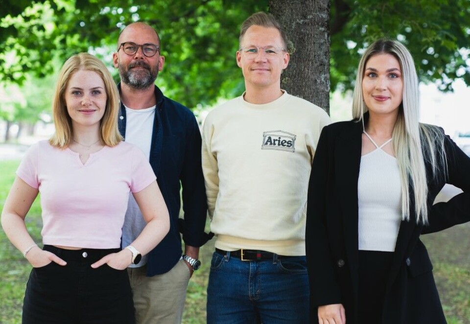 Nye fjes: Kamilla Wold (t.v) og Isabelle Eken (t.h) har kommet inn dørene hos kreativ leder Martin Pira (venstre i midten) og byråleder Lars Eia Kirkholm.