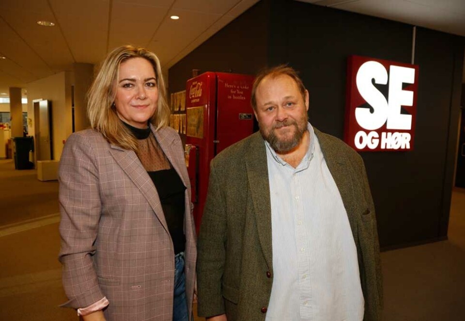 Sladder selger: Ulf André Andersen er ikke så opptatt av om folk kaller Se og Hør for «et sladderblad». – Vi kaller det ikke for sladder selv, men har ikke noe problem med det heller. Helt siden vi satt rundt leirbålet har behovet for sladder ligget latent hos menneskene. Eventyret var en form for sladder det også, sier han. Her sammen med Publishing-direktør Ingrid Skogrand. Foto: Eivor Eriksen.