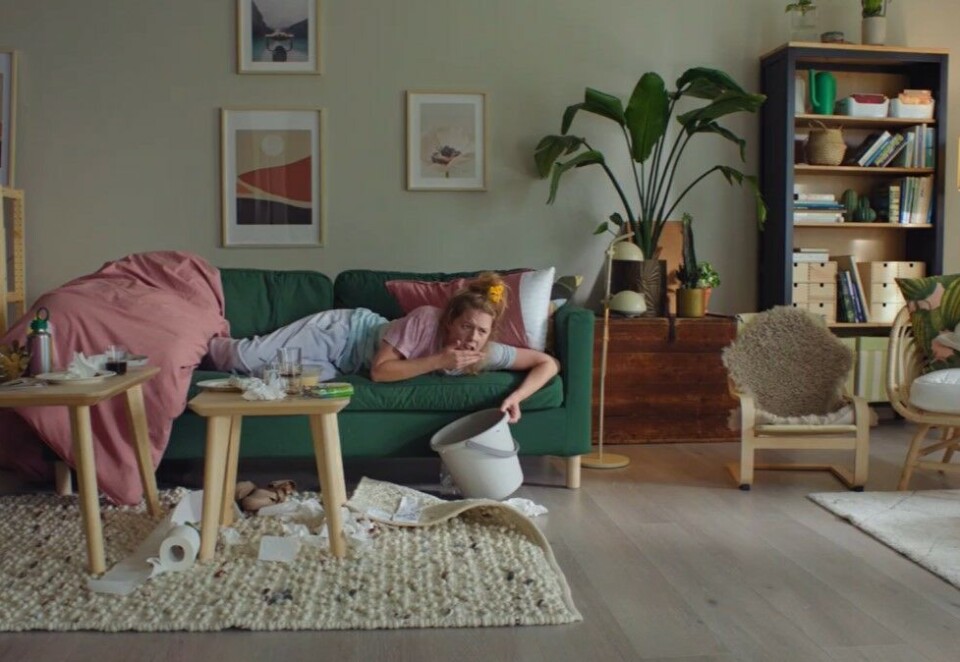 Oppkast: Oppkast og brekninger gjorde at publikum tok til tastaturet for å gi sin tilbakemelding på det noen mente var en ubehagelig reklamefilm. Skjermbilde: Ikea
