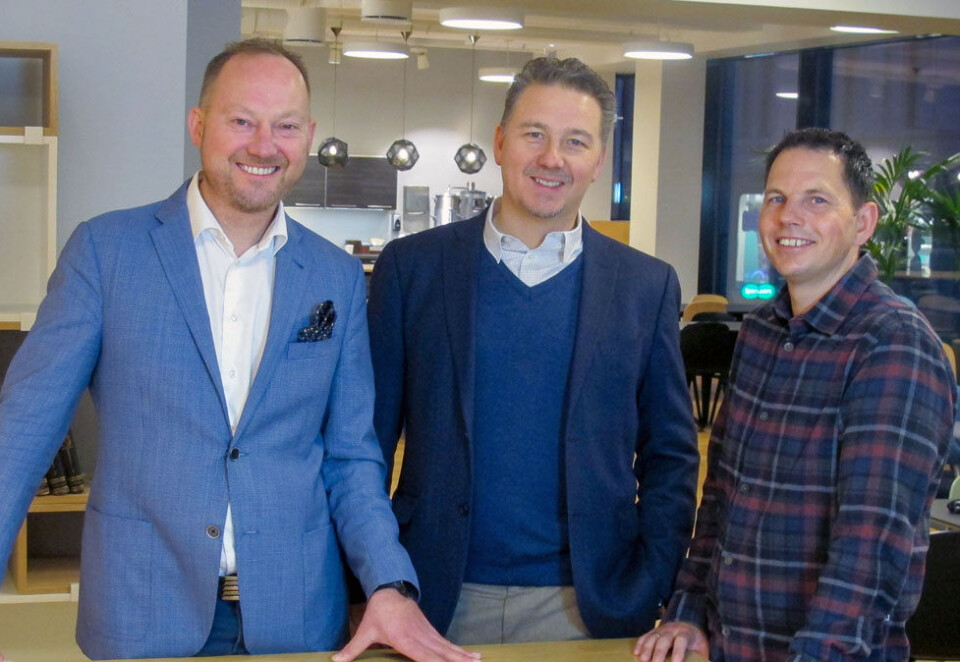 Henter inn to nye: Roger Grønset, salgsdirektør for strategiske kunder hos Amedia salg og marked, Arne Markussen, nyansatt KAM i Amedia, og Cato Lunde, nyansatt salgssjef for Amedia salg og markeds strategiske kundeteam. Foto: Amedia.