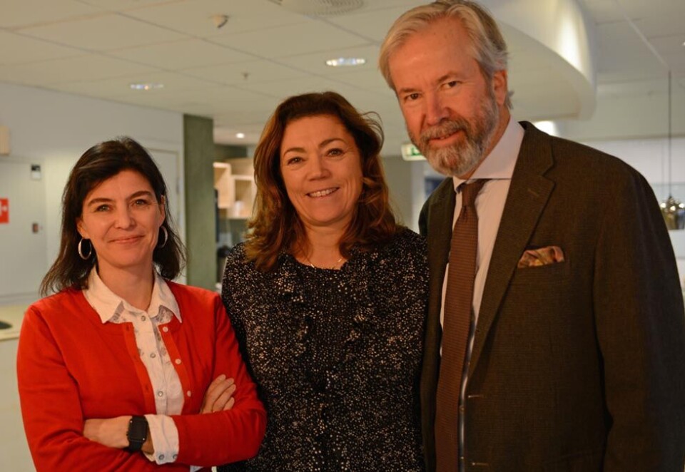 Deler opp selskapet: Daglig leder i Stiftelsen Tinius, Kjersti Løken Stavrum (til venstre), med avtroppende Schibsted-sjef Kristin Skogen Lund og styreleder i Tinius, Ole Jacob Sunde. Her avbildet ved en tidligere anledning.