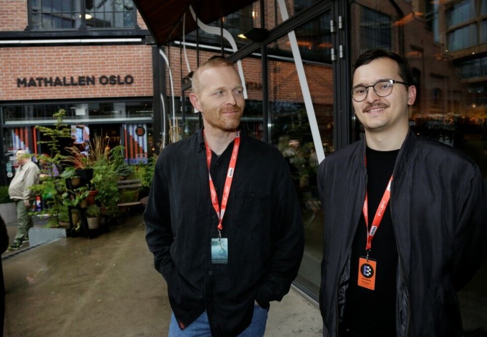 Lanserte ny digital plattform: Konseptutvikler i Feed Fredrik Hæreid sammen med Bylarms pressesjef Erik Egenes. Foto: Eivor Eriksen