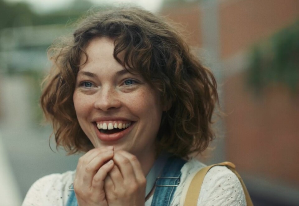 Smelter hjerter: Flere har latt seg begeistre av Lottos kjærlighetshistorie i reklamefilmen «Linje-Lotte». Filmen har allerede vunnet Reklamebørsen, som nå kan legge til en sølvfisk for oktober i premieskapet. Foto: Lotto/Pol