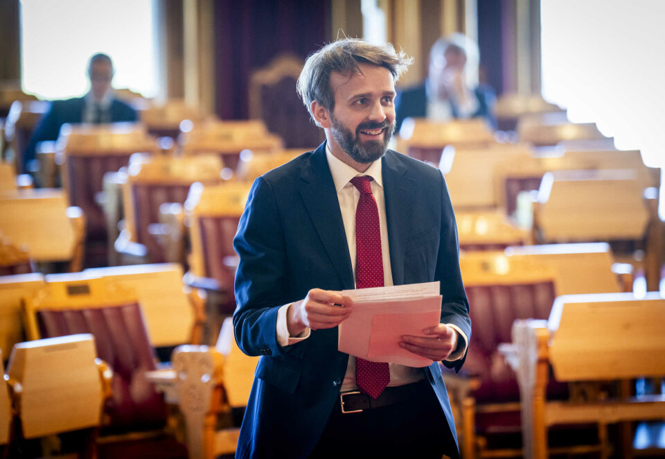 Får kritikk: Helseminister Jan Christian Vestres nye reklameforbud møter på motstand fra bransjen. Nå svarer regjeringen annonsørene.