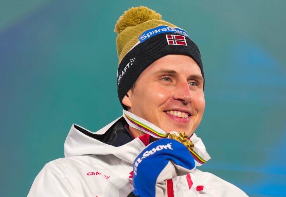Simen Hegstad Krüger fikk gull på fellesstarten med skibytte under ski-VM 2023 i Planica. Foto: Heiko Junge/NTB