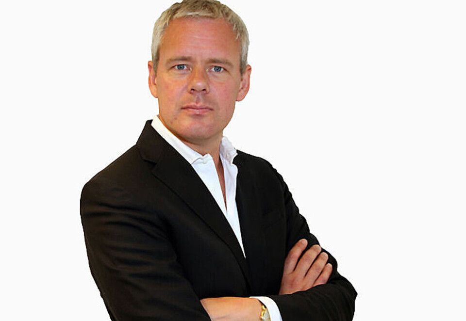 - Ikke irritert: Ansvarlig redaktør i E24, Per Valebrokk, lar seg ikke irritere av DNBs forsøk på å lage økonominyheter. - Dette truer selvsagt ikke E24, ei heller irriterer min redaktørsjel, sier han.