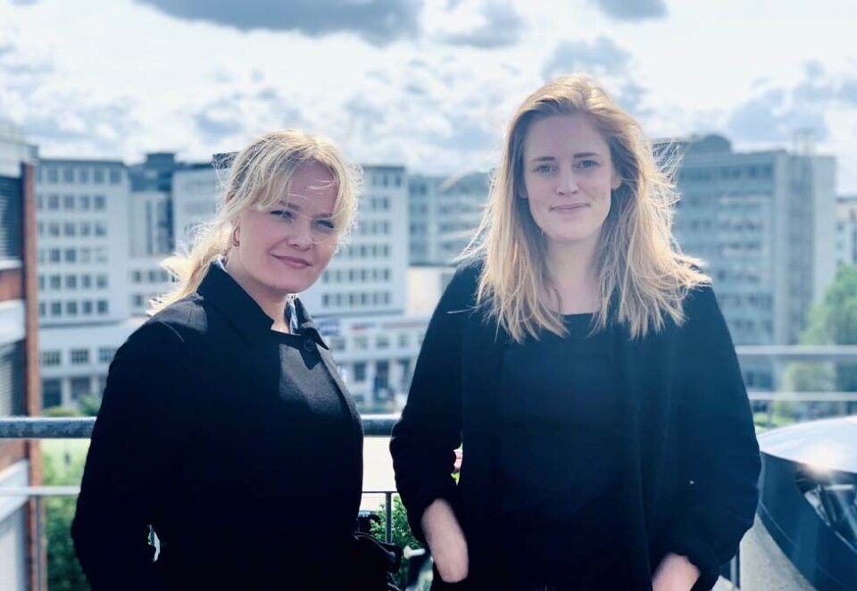 Starter eget byrå: Camilla Elise Berg (til venstre) og Marte Alstad Hansen har startet byrået Awake. - Vi ønsker på sikt å bygge oss opp til å bli et mellomstort byrå her i Norge, sier de to til Kampanje. Foto: Awake