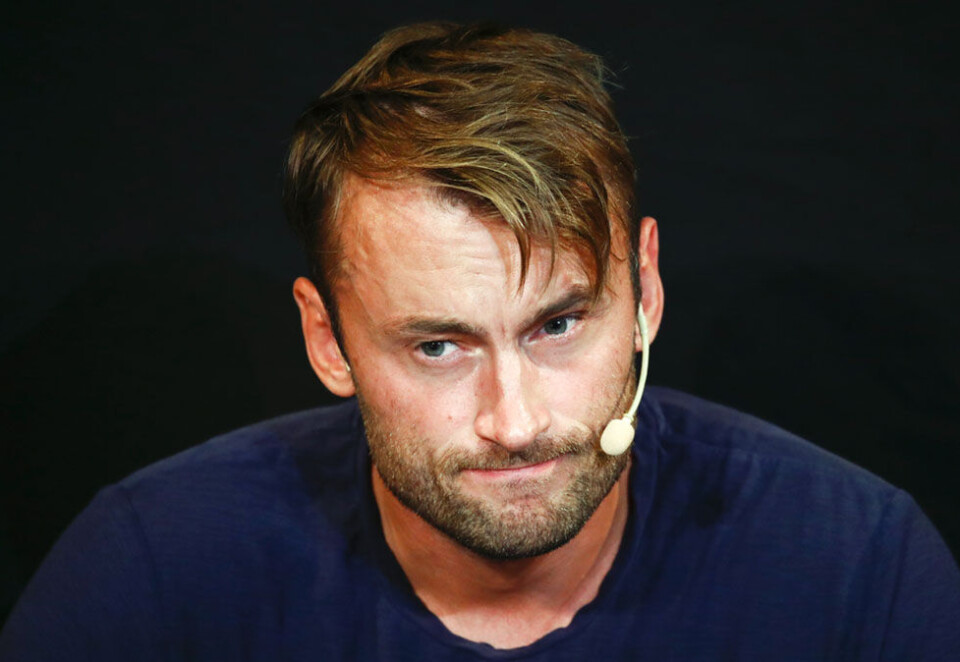 Beholder avtale: Petter Northug under en pressekonferanse i august. Nå har skiforbundet besluttet å fortsette samarbeidet med den tidligere langrennskongen som dermed beholder avtalen med langerennslaget. Foto: Terje Pedersen / NTB scanpix
