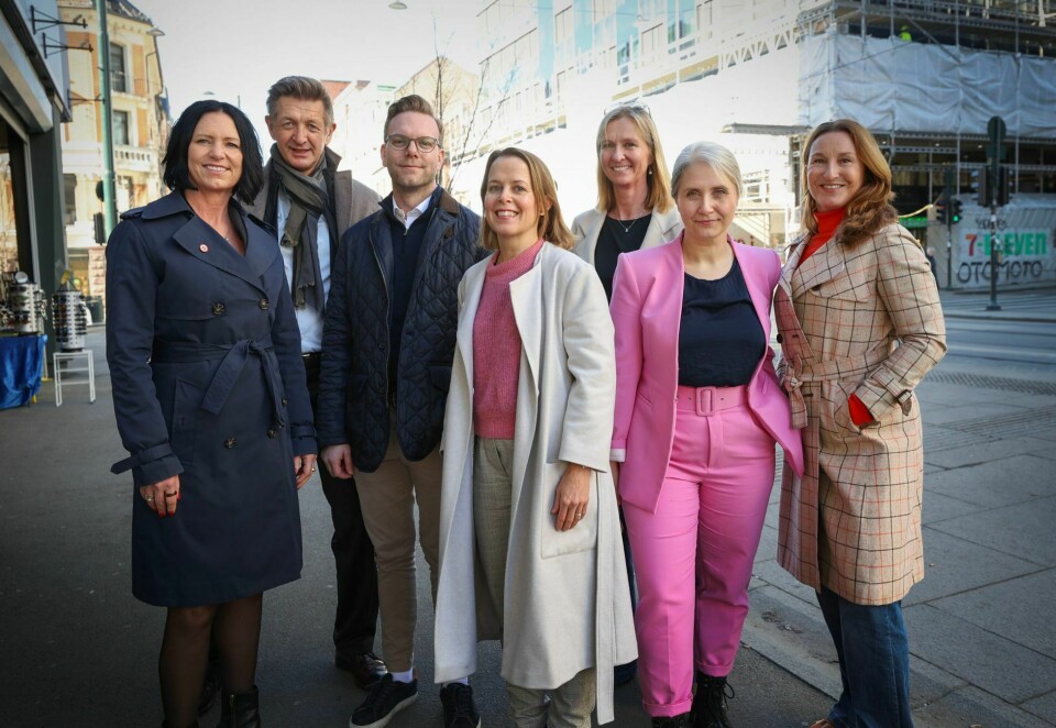 Årets valgkampjury: Fra venstre ser du Guri Størvold, Knut Kristian Hauger, Christian Laland, Siv Sandvik, Anne-Lise Mørch von der Fehr, Maja Sojtaric og Elin Ludvigsen (juryleder). Foto: Eivor Eriksen.