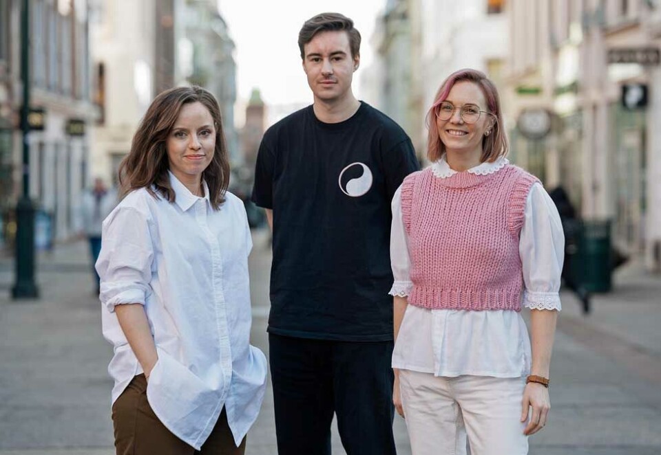 Malin Elisabeth Lindberg fra Try Apt og Sindre Liatun Setran fra SDG er de to nye designerne i Behalf. Her sammen med Emilie Aabakken som også starter opp i byrået.