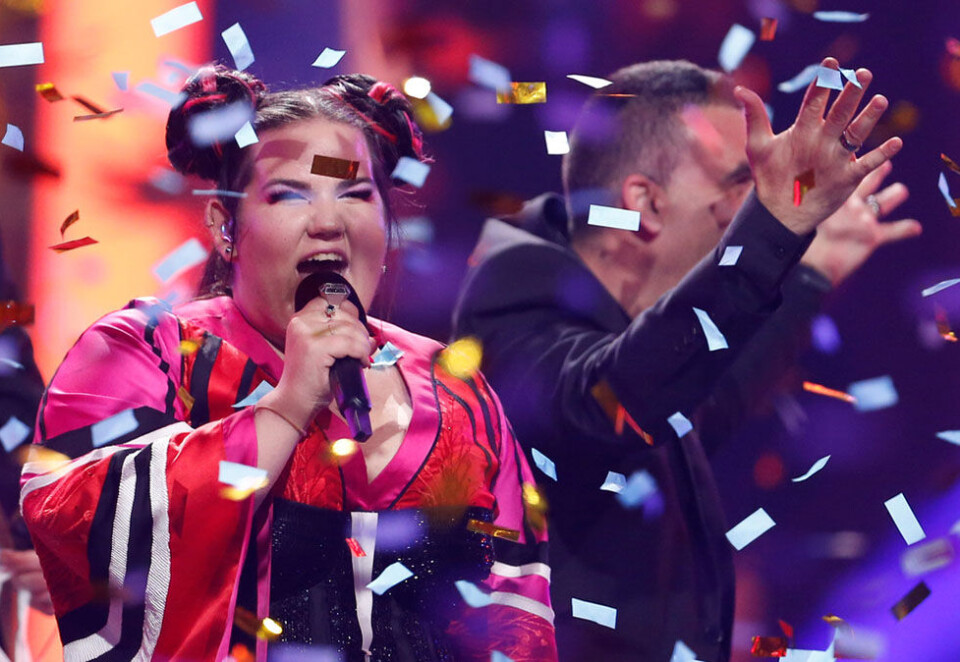 Vant i fjor: I 2018 var det den israelske artisten Netta som vant Eurovision Song Contest, derfor finner årets show sted i Tel Aviv. Foto: NTB Scanpix