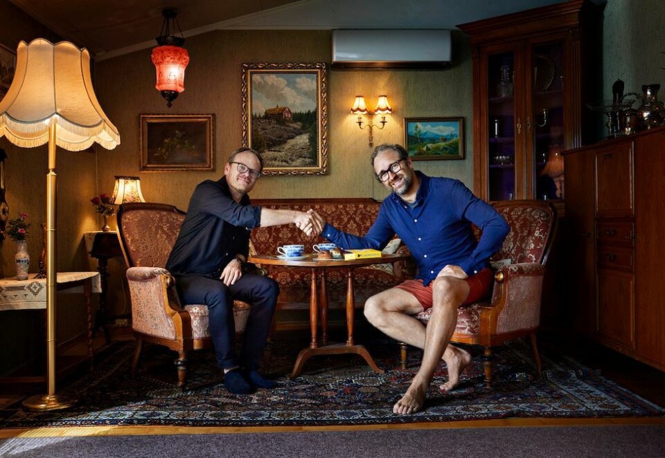 Ny kontrakt på plass: Joachim Skageng (til venstre) og Tore Woll kan begge glede seg over enda en offentlig kontrakt i banken. Foto: Sigve Aspelund.