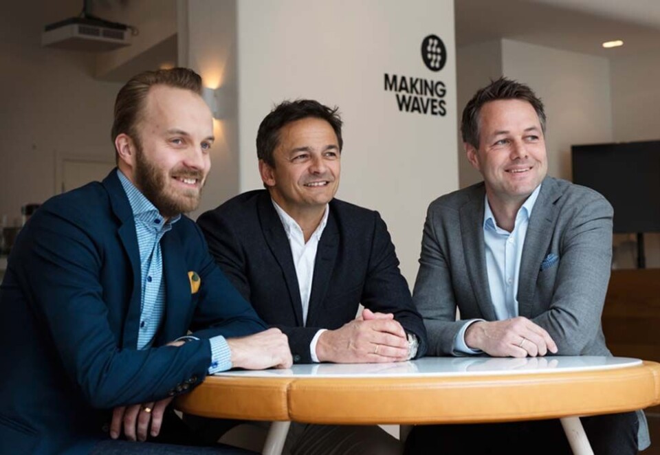 Ut i verden: Making Waves og Nansen blir ett selskap i byrånettverket The North Alliance. - Denne fusjonen tar nordisk digitalkompetanse ut på det internasjonale markedet, sier Thomas Høgebøl (midten), CEO i NOA. Leder for Making Waves blir Jonathan Pettersson (til v), mens viseadministrerende blir Kim Ydse Krogstad (til h). Foto: Making Waves