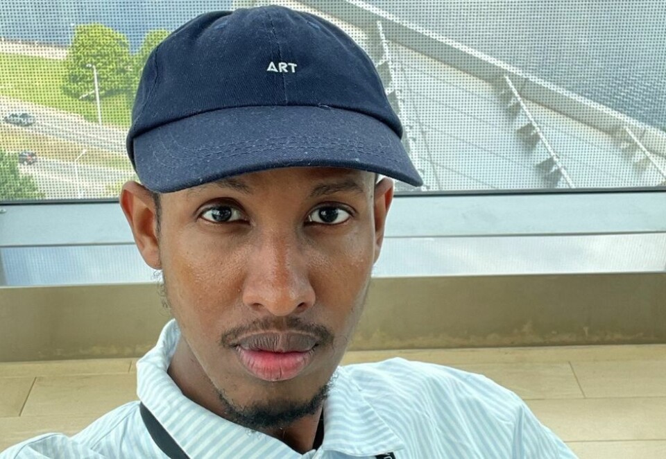 Bytter jobb: Abdirahman Hassan begynte i Aftenposten i 2021. Etter litt over to år går han over til kommunikasjonsbransjen. - Jeg vil prøve noe nytt, sier han. Foto: Privat.