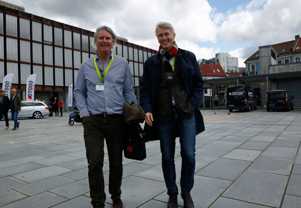 Kriger mot Discovery: Tv-sjefen Morten Aass og Olav T. Sandnes fant fort sammen etter det store tv-toppmøte i Bergen torsdag i forrige uke. De to avkrefter at de har en allianse på gang, men ble nylig enige om en stor Champions League-avtale for første gang på lenge. Foto: Eivor Eriksen.