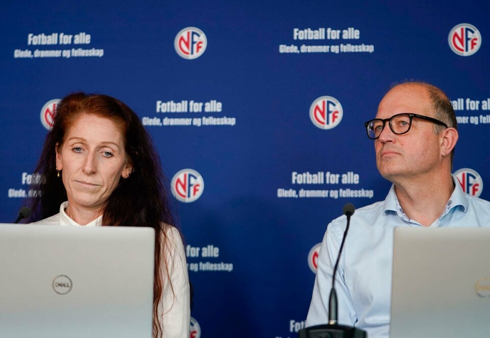 - Alvorlig kriminalitet: NFF-toppene Lise Klaveness og Karl Petter Løken sier også de må gjøre sitt for at rettighetshaver TV 2 skal få bukt med problemet rundt piratering. - Alvorlig kriminalitet, sier Klavness til Kampanje. Foto: NTB.