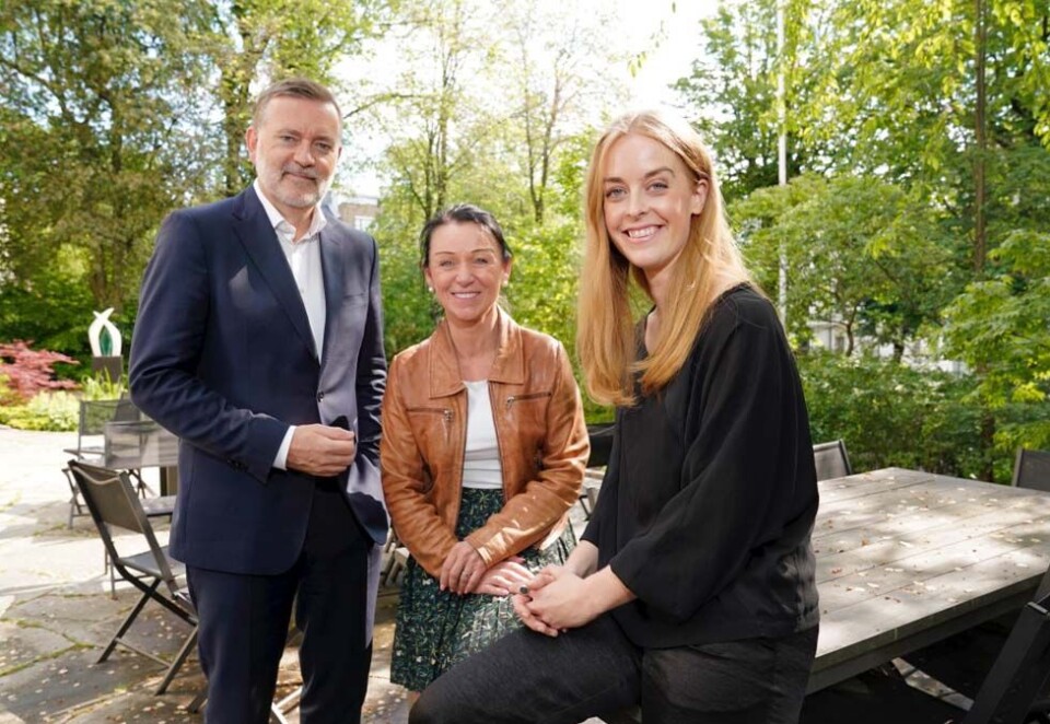 Leder Pressure: Det blir Celine Gran (til høyre) som skal lede det nye selskapet Pressure. Her er hun avbildet sammen med Kruse Larsen gründer Jan Erik Larsen (til venstre) og Birgitta Pagot, som er administrerende direktør i Reform Society i Sverige. Foto: Espen Solli