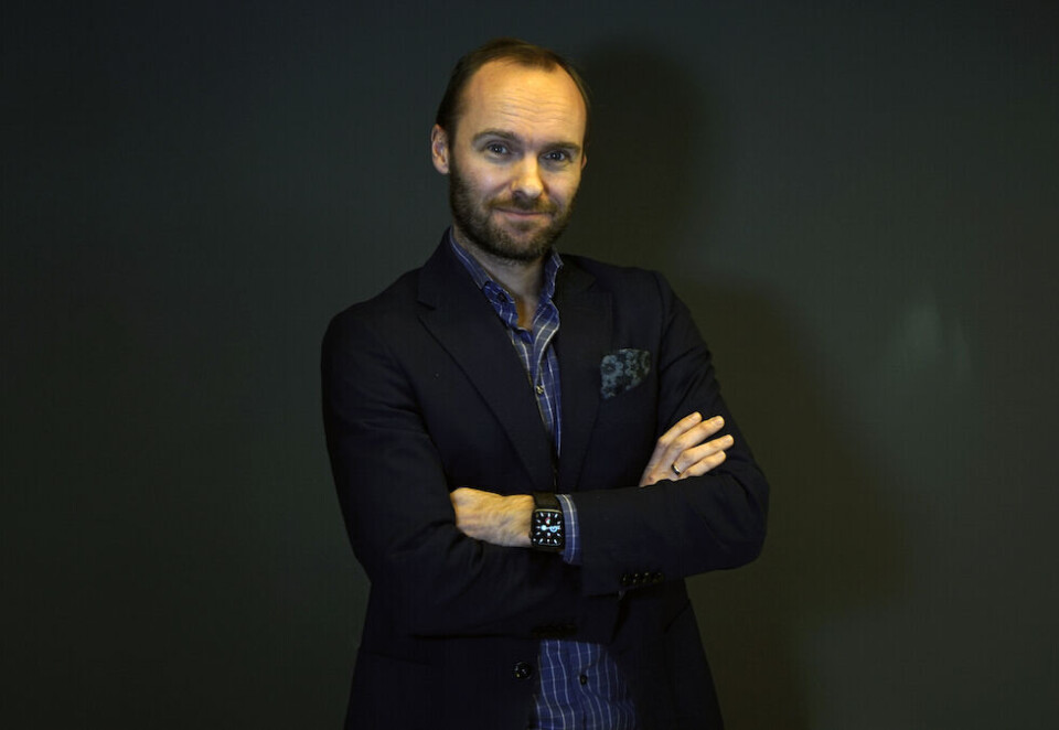 Ber folk passe på egen data: Managing Director i Annalect Norge, Caspar Aa Wildhagen, sier at han akkurat har «solgt» pulsen sin til Apple for 5000 kroner. - De måler pulsen min, kjenner hørselen min og de vet når jeg sovner og når jeg våkner. Og alt dette har jeg betalt tusenvis av kroner til Apple for å gi fra meg, skriver Wildhagen.