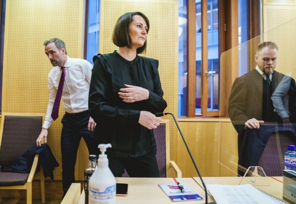 Møttes i retten: Den kjente programlederen Line Andersen saksøkte NRK for det hun mente var en ugyldig endringsoppsigelse etter at hun ble tatt av skjermen som programleder for sjakksendingene i 2019. Partene er nå forlikt etter en opprivende rettsak. Foto: NTB.