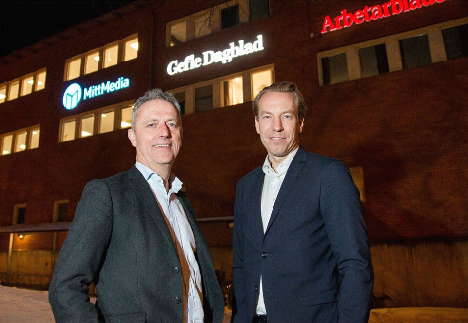Overtar Mittmedia: Amedia-sjef Are Stokstad(t.v.) med Bonnier News-sjef Anders Eriksson, som også blir sjef i Mittmedia. Foto: Amedia