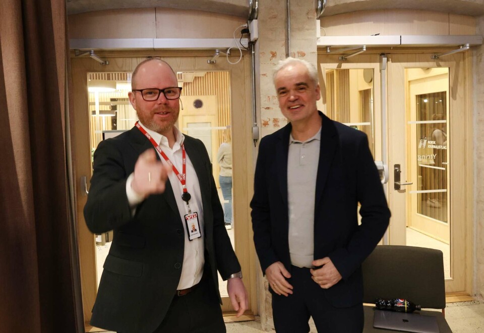 VinnerGard Steiro (til venstre) går inn på Pressens hus i Oslo som opplagsvinner med VG+ og opplagstaper med papiravisen. Fædrelandsvennen-redaktør Eivind Ljøstad er «bare» opplagsvinner. Foto: Eivor Eriksen