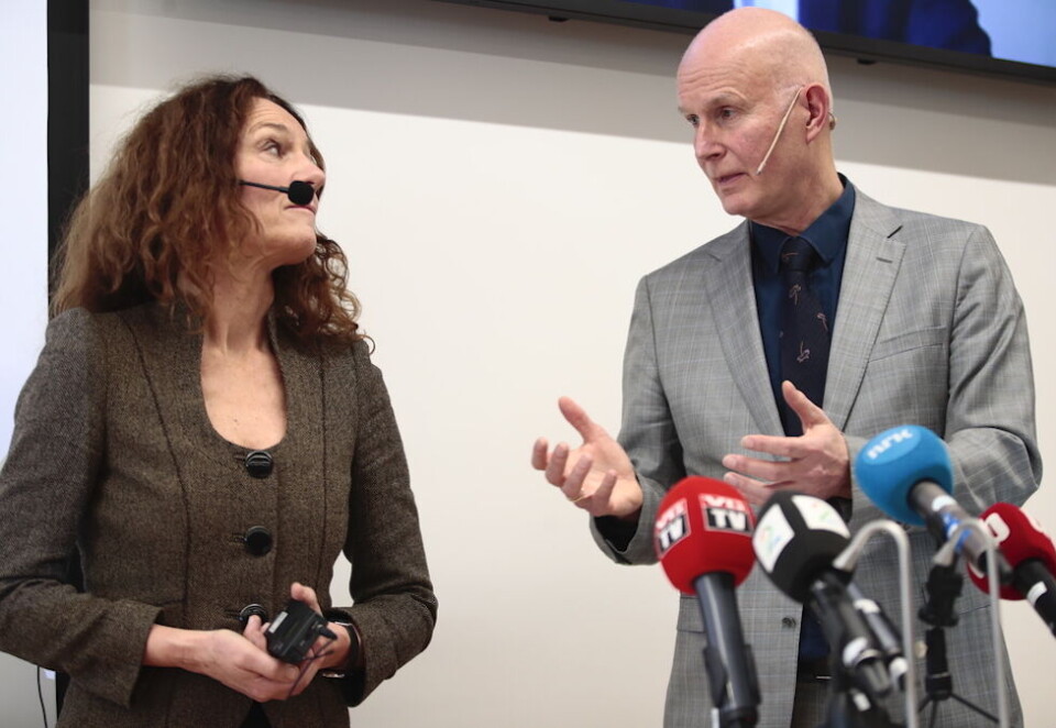 Lanseringsklare: Lanseringen av den nye appen Smittestopp fant sted torsdag ettermiddag. Helsetoppene ved Folkehelseinstituttet Camilla Stoltenberg og Bjørn Guidlvog skal bruke flere millioner på informasjonsarbeidet knyttet til appen. Foto: Scanpix.