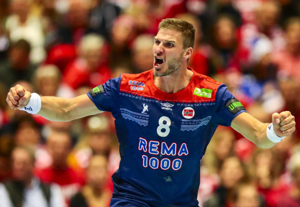 Klar for semifinale: Bjarte Myrhol jubler under VM-kampen mellom Norge og Ungarn. Senere på kvelden kunne han også juble over Danmarks seier over Sverige. Foto: Lise Åserud/NTB Scanpix