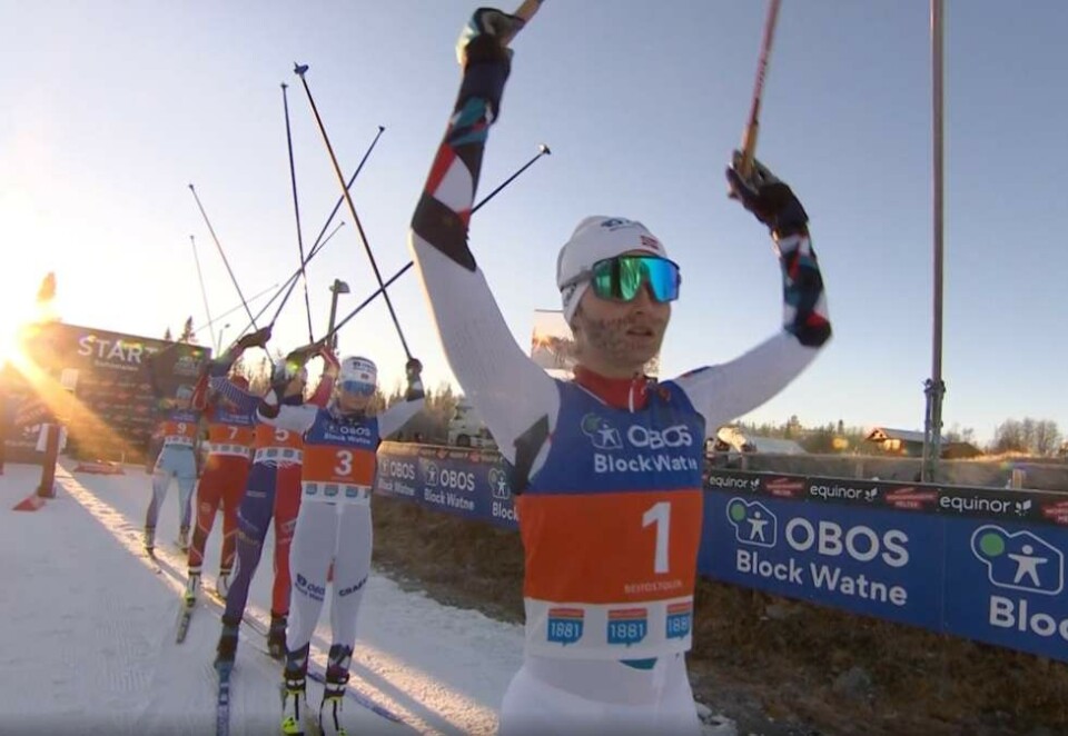 Protesterer mot IOC: Verdensmester Gyda Westvold Hansen fronter kampanjen som skal få IOC til å snu i spørsmålet om å tillate kvinner å konkurrere i kombinert. Reklamebyrået Anti står bak kampanjen for Swix. Skjermbilde: NRK