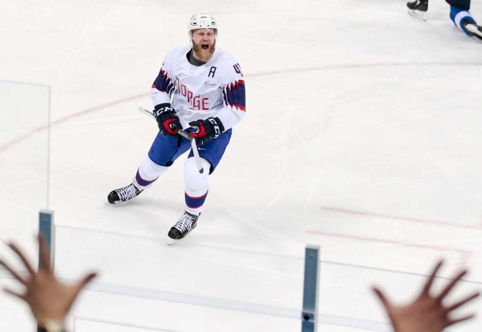 Håper på hockey-suksess: I mai kan du følge Petter Thoresen og resten av de norske iskrigerne på Viasat 4. Det er klart etter at MTG har inngått en avtale med Infront om de eksklusive rettighetene til hockey-VM i 2018. Her Thoresen under vinter-OL i Sør-Korea tidligere i år. Foto: Scanpix.