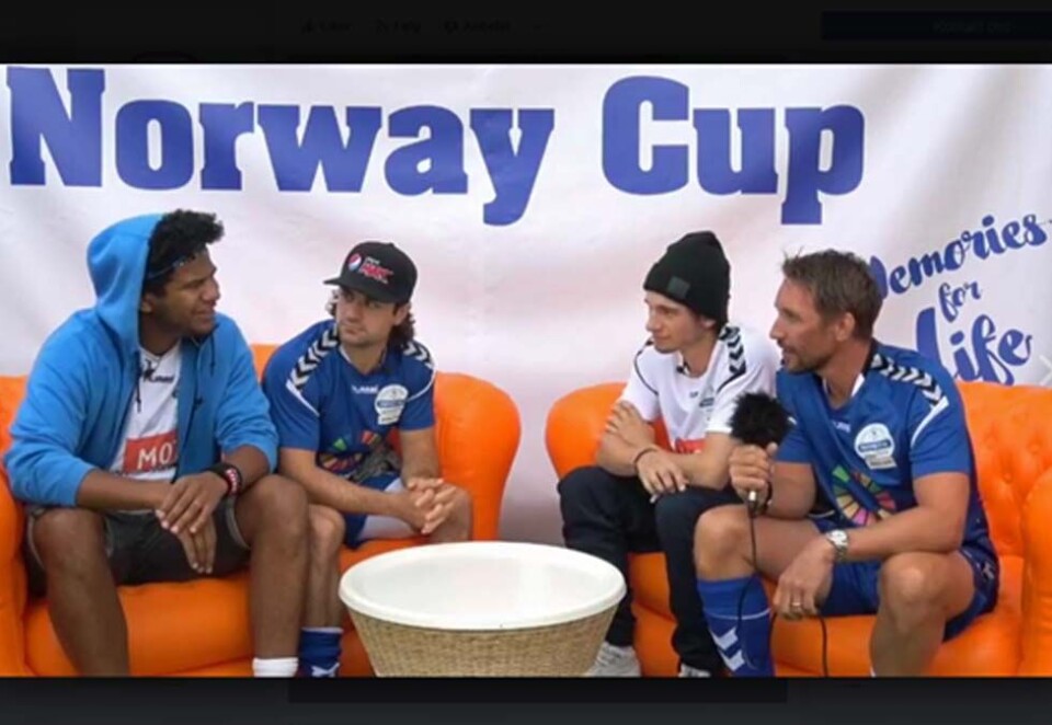Live på Facebook: Vidar Riseth lader opp til Kjendiskampen i tv-studioet til Rema 1000 sammen med gjestene Markus Bailey, Zucca og Thomas Hayes. Rundt 250.000 seere har vært innom sendingene i løpet av Norway Cup-uka.