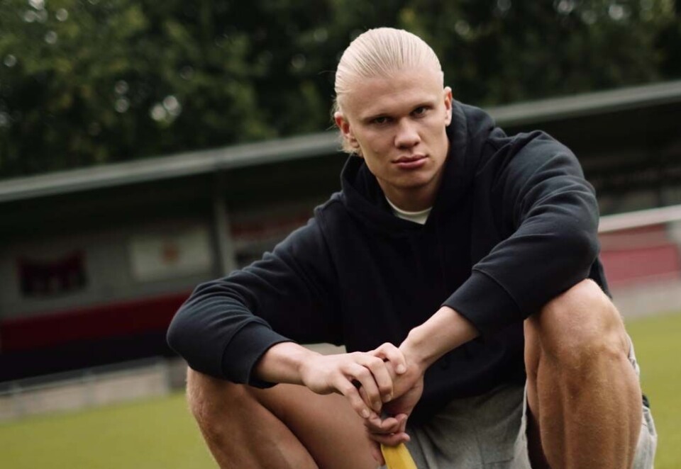 I sivil: Bama har inngått ambassadøravtale med verdensstjernen Erling Braut Haaland. Den nye avtalen sikrer frukt- og grøntprodusenten muligheten til å benytte seg av superspissen i sivil og uten landslagsdrakt. Samtidig med Spania-kampen er det også premiere på den nye Bama-kampanjen.