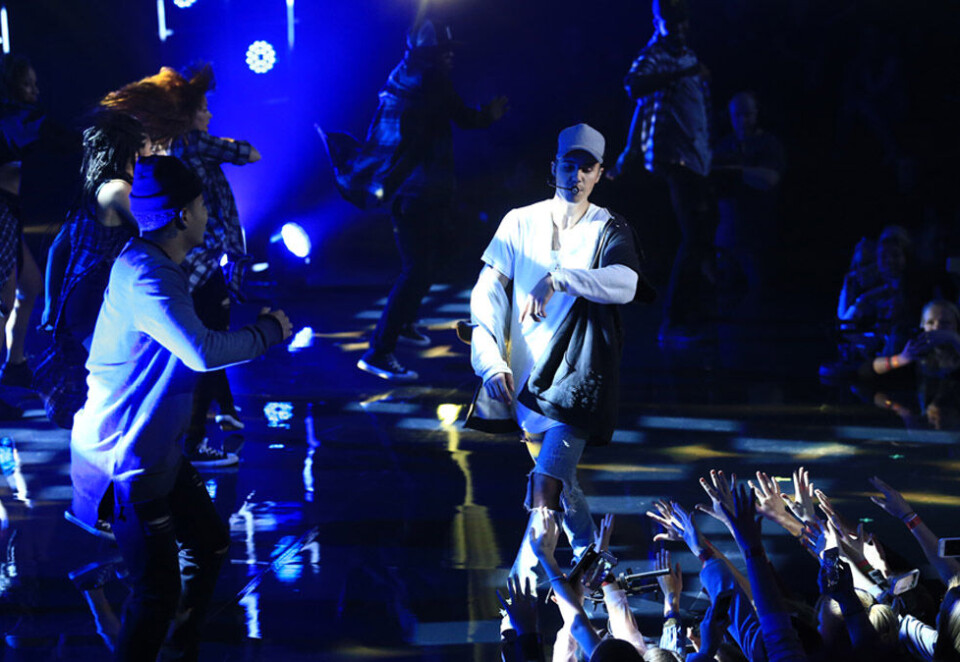 I løpet av sekunder snudde stemningen fra ekstase til sorg da Justin Bieber opptrådte på Chateau Neuf tidligere i år. Men neste år nærmere bestemt 23. september spiller Bieber på Telenor Arena. Foto: TV 2/Thomas Reisæter