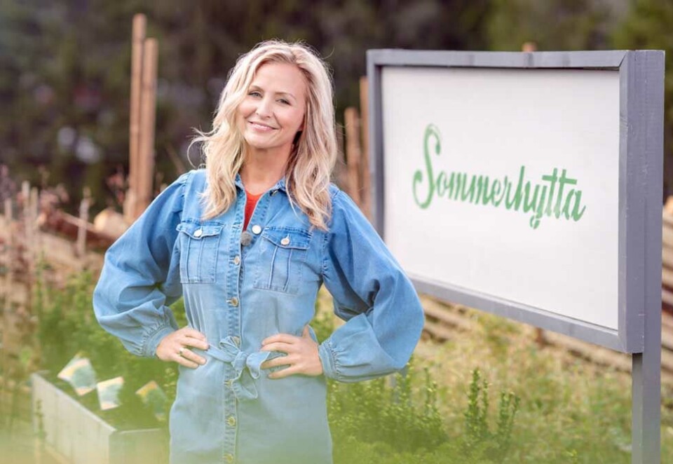 Bygger hytte: Cathrine Fossum overtar etter Guri Solberg som programleder for «Sommerhytta» på TV 2. - Jeg skal være meg selv, og få lov til å vise frem andre sider av meg, enn hva jeg gjør i nyhetene, sier Cathrine Fossum. Foto: Per Christian Lind/TV 2
